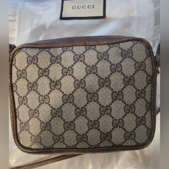 AUTHENTIC VINTAGE GUCCI CROSSBODY BAG - Picture 2 of 5